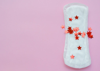 Обильные месячные: причины, симптомы и лечение заболевания